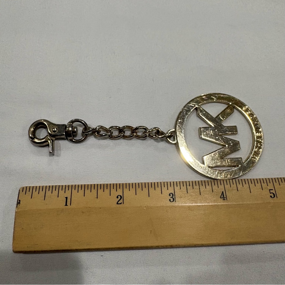 Michael Kors MK Logo Gold Tone Keychain Bag Charm Round Medallion - Picture 4 of 4
